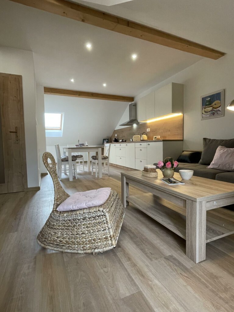 Apartmán Attic - Obývák s kuchyní