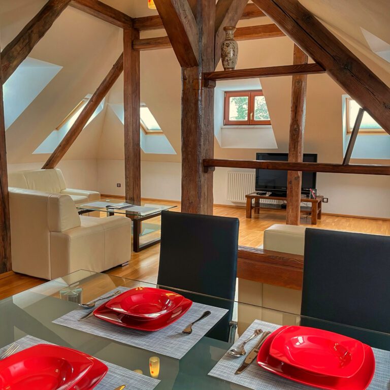 Apartmán Executive - jídelna s obývací pokoj
