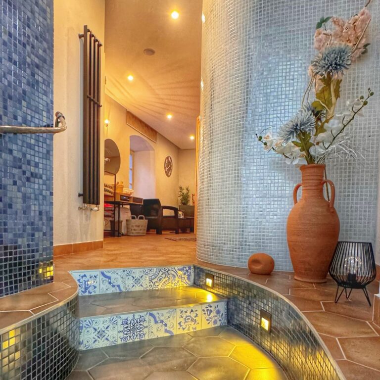 Private Wellness Bašta - Blick vom Bierbad in den vorderen Bereich