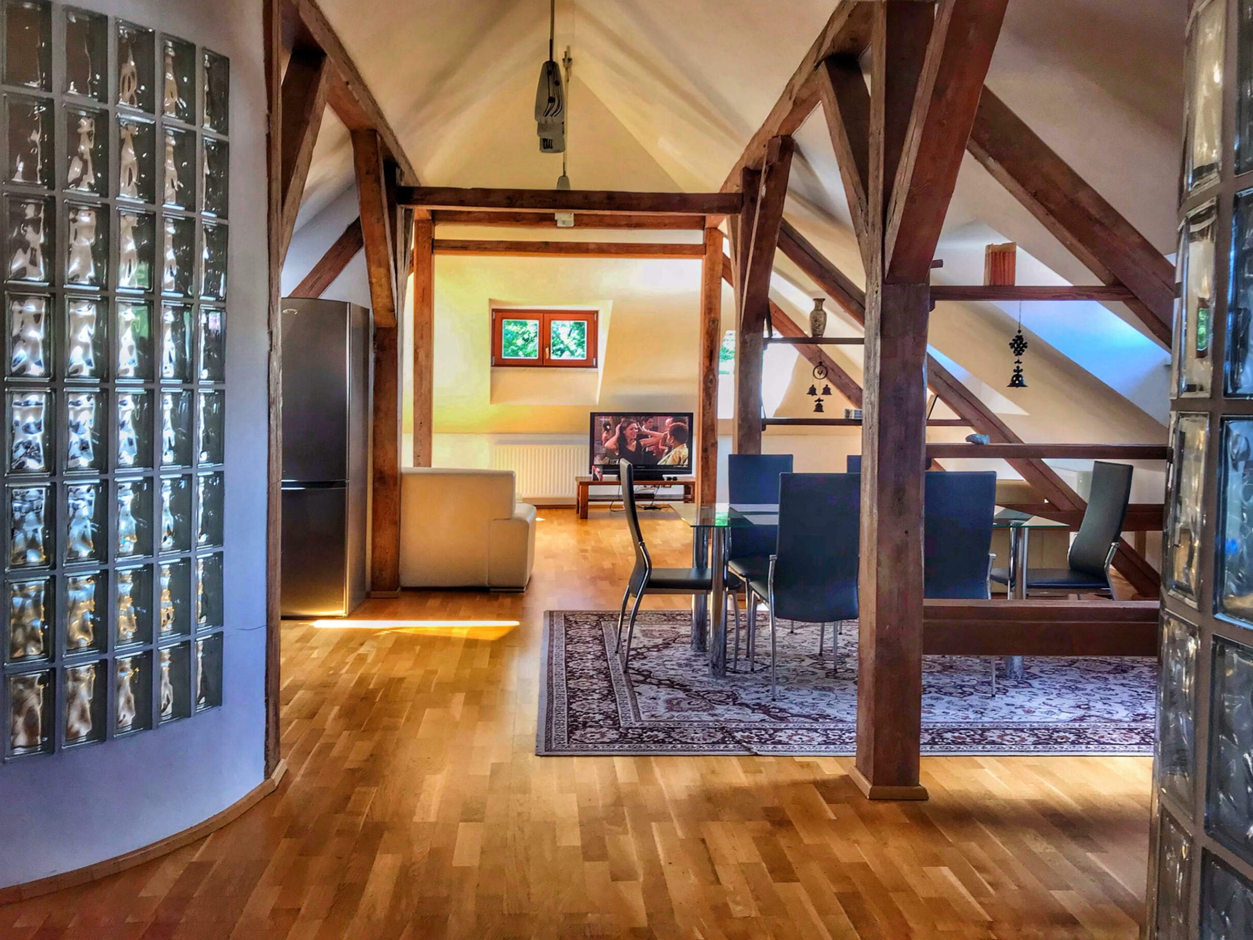 Apartmán Executive - obývací pokoj s jídelnou Apartmán Executive - obývací pokoj